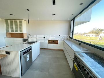 Casa en  Pilar Golf