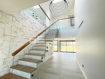 Casa en  Pilar Golf
