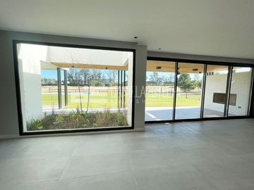 Casa en  Pilar Golf