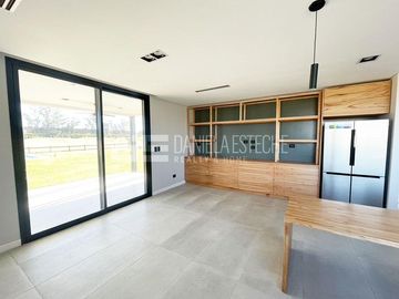 Casa en  Pilar Golf