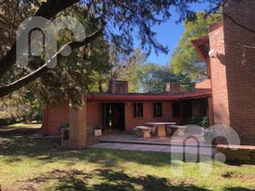 VENTA CASA 5 DORMITORIOS EN VILLA ELISA