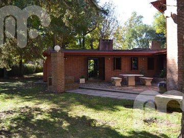 VENTA CASA 5 DORMITORIOS EN VILLA ELISA