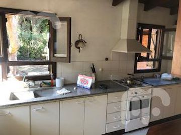 VENTA CASA 5 DORMITORIOS EN VILLA ELISA