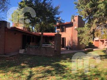 VENTA CASA 5 DORMITORIOS EN VILLA ELISA