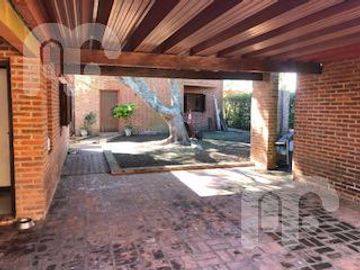 VENTA CASA 5 DORMITORIOS EN VILLA ELISA