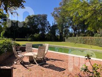 VENTA CASA 5 DORMITORIOS EN VILLA ELISA