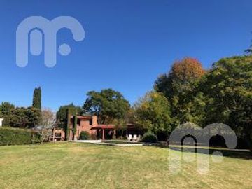 VENTA CASA 5 DORMITORIOS EN VILLA ELISA