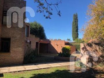 VENTA CASA 5 DORMITORIOS EN VILLA ELISA