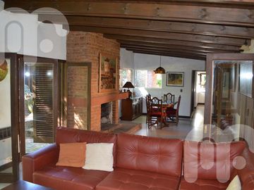 VENTA CASA 5 DORMITORIOS EN VILLA ELISA