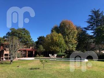 VENTA CASA 5 DORMITORIOS EN VILLA ELISA