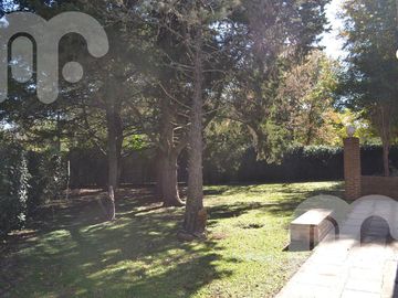 VENTA CASA 5 DORMITORIOS EN VILLA ELISA