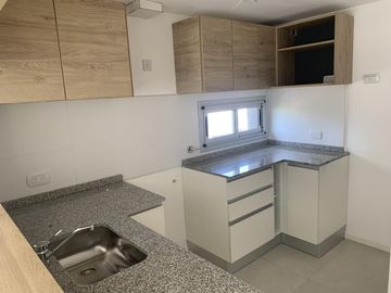 SANTILLI - ALTE. BROWN 2438 4ºA  - Lomas de Zamora Este