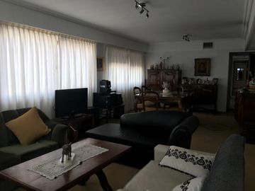 Departamento en venta - 3 Dormitorios 4 Baños - 170mts2 - Lomas De Zamora
