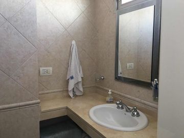 Departamento en venta - 3 Dormitorios 4 Baños - 170mts2 - Lomas De Zamora