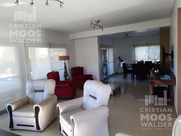 Casa en venta Complejo Villanueva - Barrio San Francisco.
