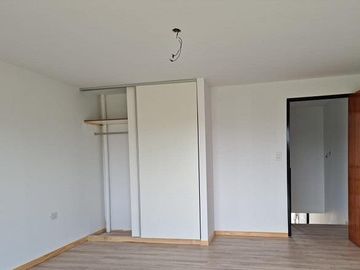 Venta dúplex dos dormitorios y jardín - FUNES