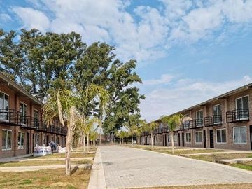 Venta dúplex dos dormitorios y jardín - FUNES
