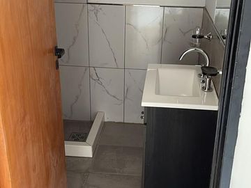 Venta dúplex dos dormitorios y jardín - FUNES