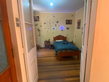 ¡Imperdible Venta! Casa de 4 Dormitorios en Santiago.