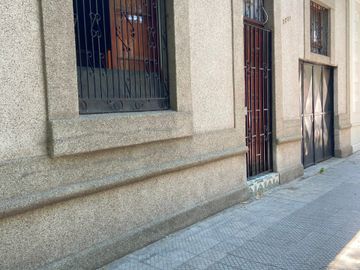 ¡Imperdible Venta! Casa de 4 Dormitorios en Santiago.