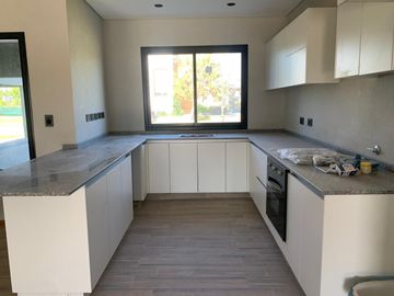 Oportunidad! Casa en venta en El Naudir- Escobar