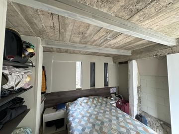 Cabaña en venta con bajada al rio