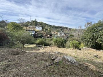 Cabaña en venta con bajada al rio