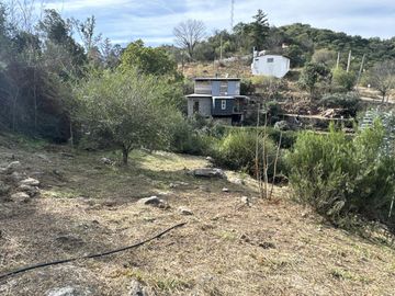 Cabaña en venta con bajada al rio