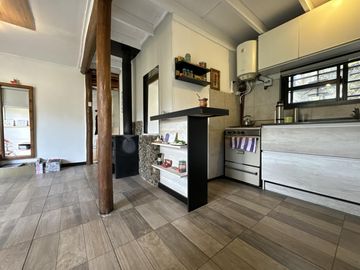 Cabaña en venta con bajada al rio