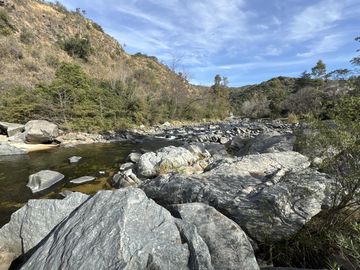 Cabaña en venta con bajada al rio