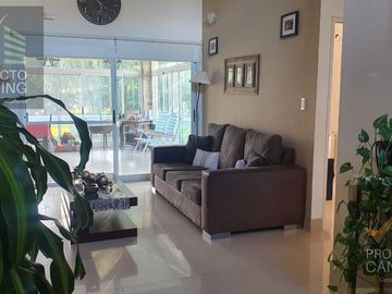 Casa en  Venta en Canning Barrio Don Joaquín
