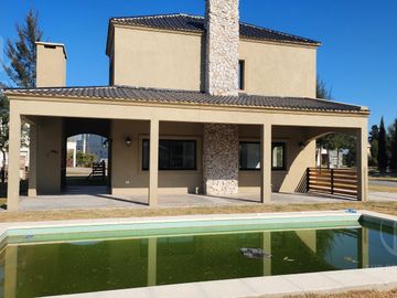 Casa en  Principado - Canning