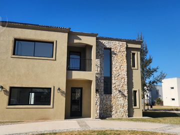 Casa en  Principado - Canning