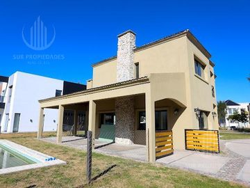 Casa en  Principado - Canning