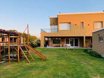 Casa en Fincas del Alba Canning