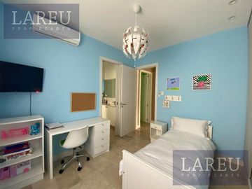 Impecable Casa en Venta con renta - Las Liebres
