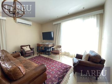 Impecable Casa en Venta con renta - Las Liebres