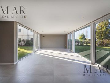 Casa en Venta en El Golf, Nordelta. Salida a la laguna
