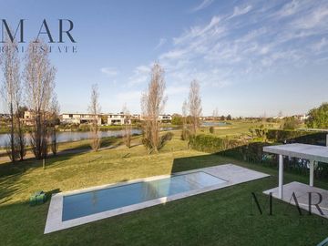 Casa en Venta en El Golf, Nordelta. Salida a la laguna