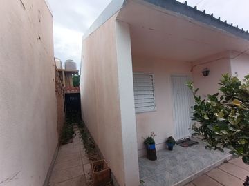 Casa en NEUQUÉN CAPITAL 3 dormitorios y amplio patio