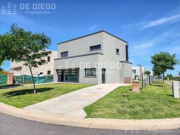 Casa de 4 ambientes en venta en el barrio San Pablo, Pilar