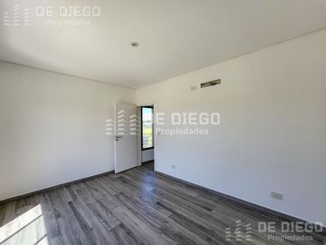 Casa de 4 ambientes en venta en el barrio San Pablo, Pilar