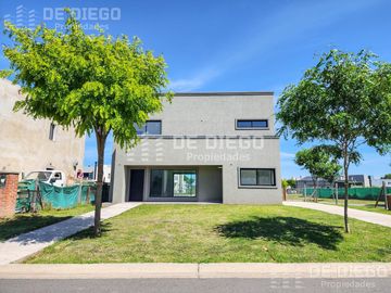 Casa de 4 ambientes en venta en el barrio San Pablo, Pilar