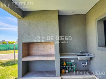 Casa de 4 ambientes en venta en el barrio San Pablo, Pilar