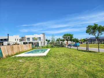Casa de 4 ambientes en venta en el barrio San Pablo, Pilar