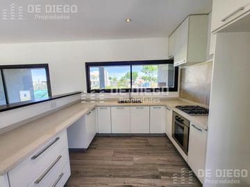 Casa de 4 ambientes en venta en el barrio San Pablo, Pilar