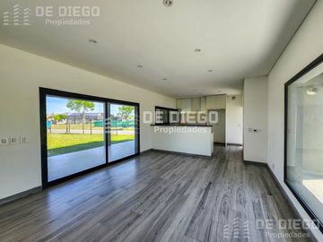 Casa de 4 ambientes en venta en el barrio San Pablo, Pilar