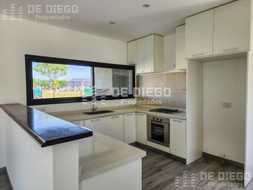 Casa de 4 ambientes en venta en el barrio San Pablo, Pilar