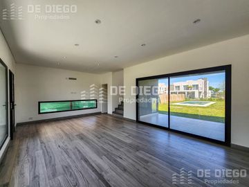 Casa de 4 ambientes en venta en el barrio San Pablo, Pilar