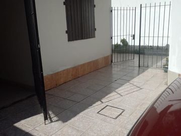 Casa Duplex en Mar Del Tuyu - 2 dormitorios - patio con parrilla - APTO CREDITO